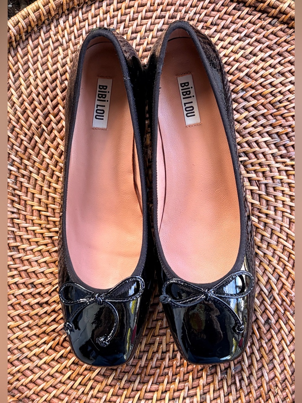 Bibi Lou Black Patent Leather Ballet Flats Square Toe Bow Shoes EU 40 US 9.5 10